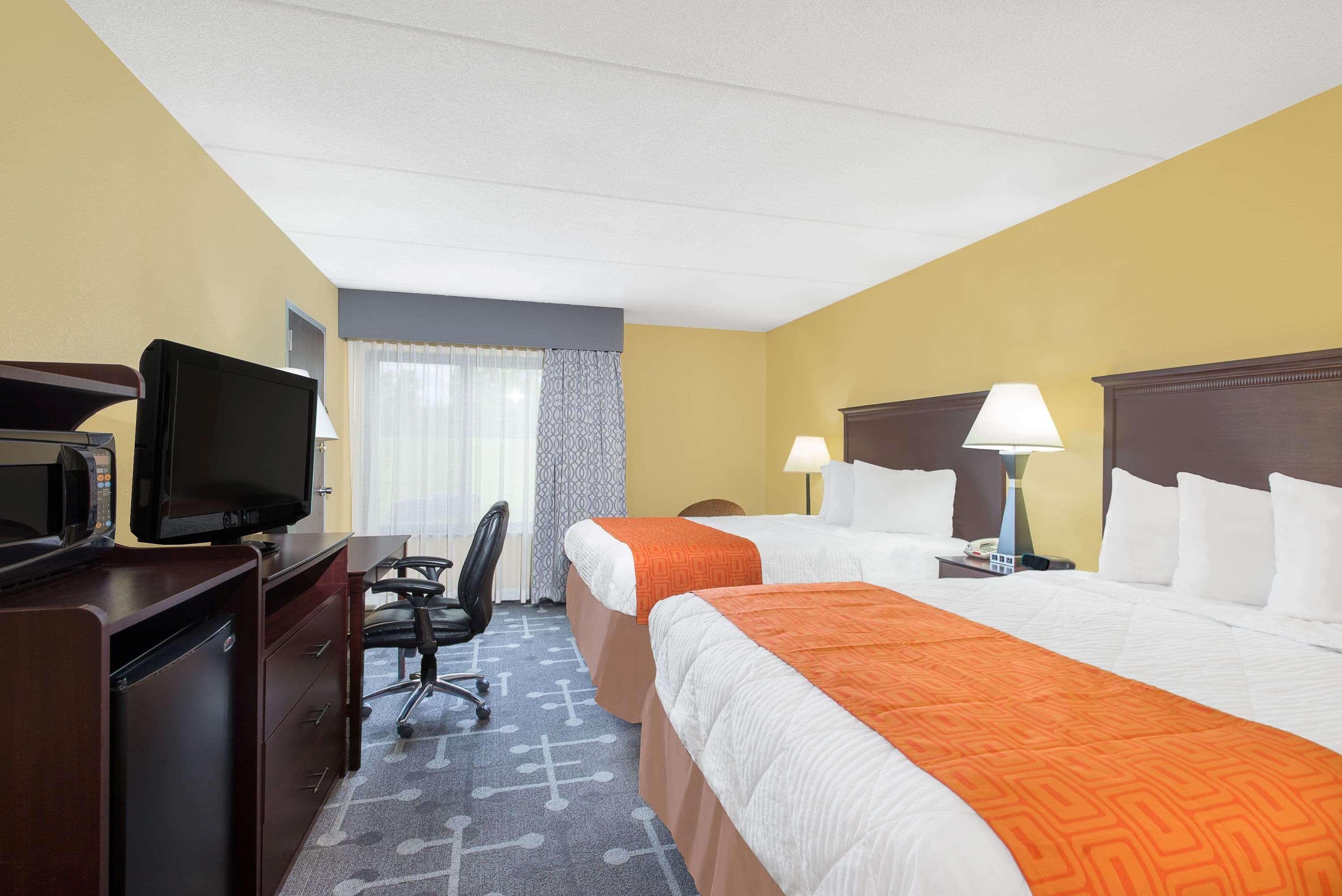 Howard Johnson By Wyndham Saugerties Bagian luar foto