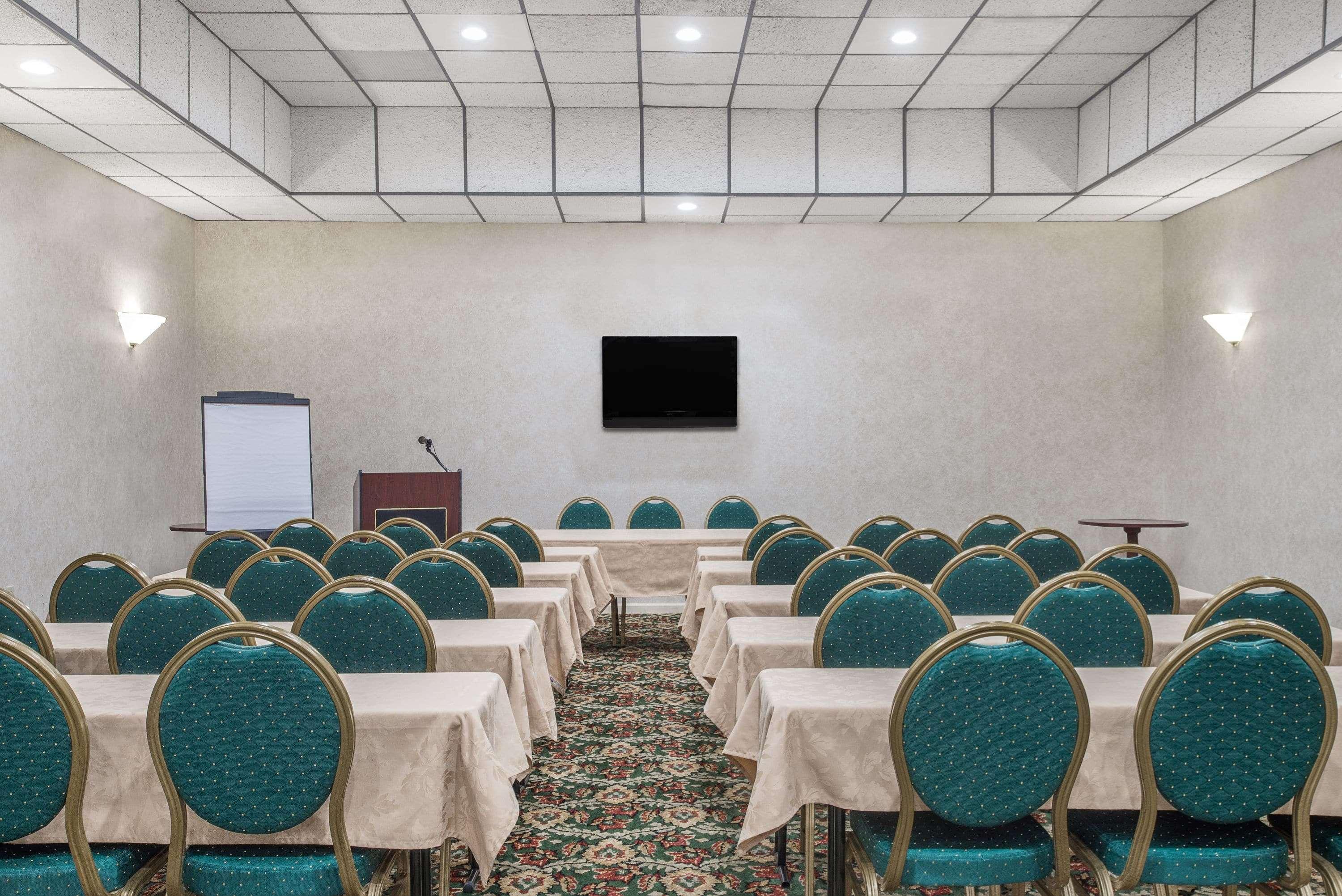 Howard Johnson By Wyndham Saugerties Bagian luar foto