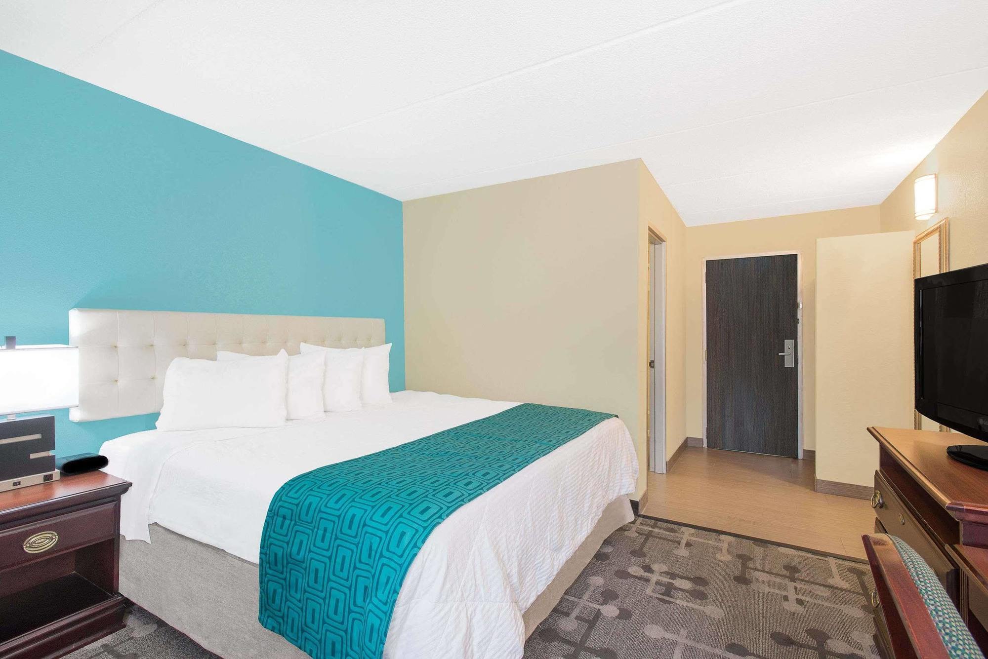 Howard Johnson By Wyndham Saugerties Bagian luar foto